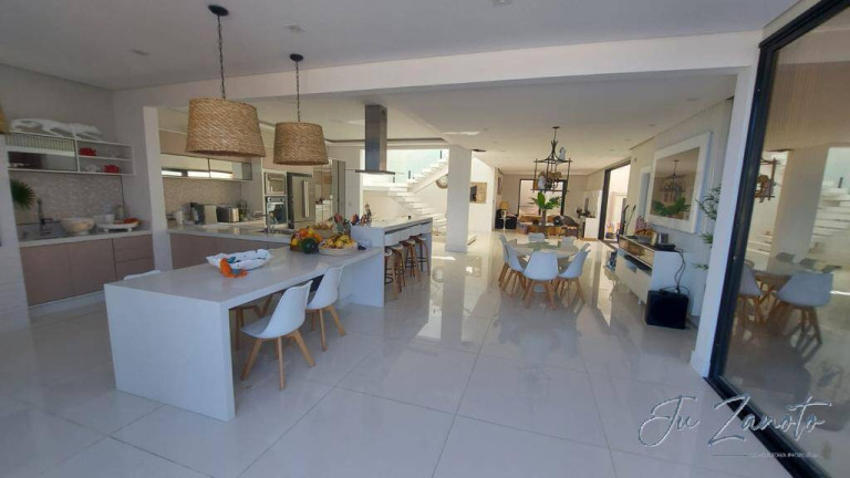 Imagem Casa com 7 Quartos à Venda, 500 m² em Brejatuba - Guaratuba Imagem Casa com 7 Quartos à Venda, 500 m² em Brejatuba - Guaratuba