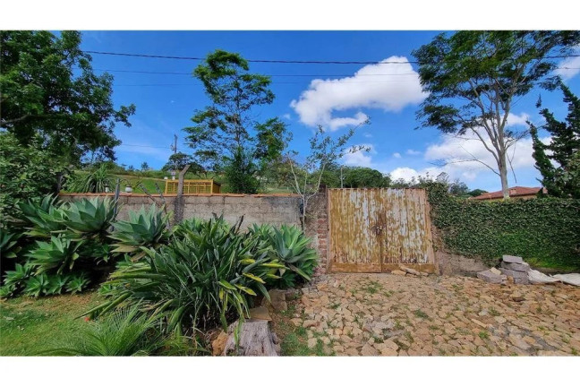 Imagem Casa de Condomínio com 2 Quartos à Venda, 150 m² em Estância Estoril I - Nova Lima Imagem Casa de Condomínio com 2 Quartos à Venda, 150 m² em Estância Estoril I - Nova Lima