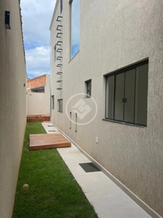 Imagem Sobrado com 4 Quartos à Venda, 220 m² em Residencial Recanto Das Emas - Goiânia Imagem Sobrado com 4 Quartos à Venda, 220 m² em Residencial Recanto Das Emas - Goiânia