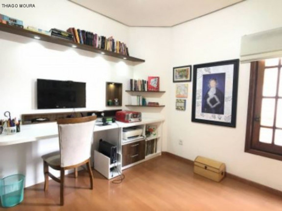 Imagem Imóvel com 4 Quartos à Venda, 175 m² em Jardim Itu - Porto Alegre Imagem Imóvel com 4 Quartos à Venda, 175 m² em Jardim Itu - Porto Alegre