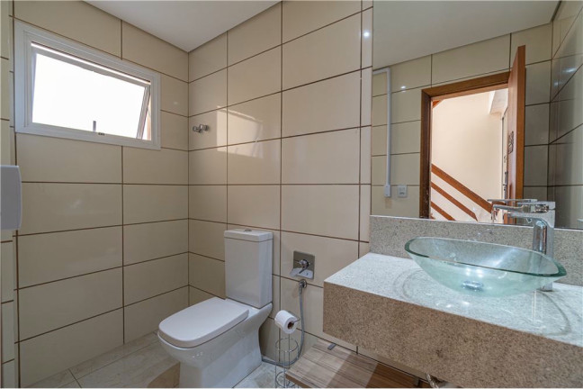 Imagem Casa com 2 Quartos à Venda, 203 m² em Higienópolis - Porto Alegre Imagem Casa com 2 Quartos à Venda, 203 m² em Higienópolis - Porto Alegre