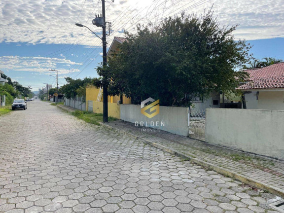 Imagem Casa com 3 Quartos à Venda, 125 m² em Centro - Bombinhas Imagem Casa com 3 Quartos à Venda, 125 m² em Centro - Bombinhas