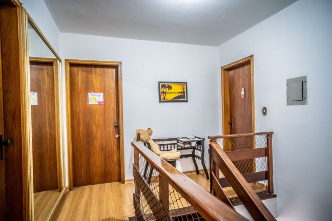 Imagem Casa com 3 Quartos à Venda, 247 m² em Jardim Planalto - Porto Alegre Imagem Casa com 3 Quartos à Venda, 247 m² em Jardim Planalto - Porto Alegre