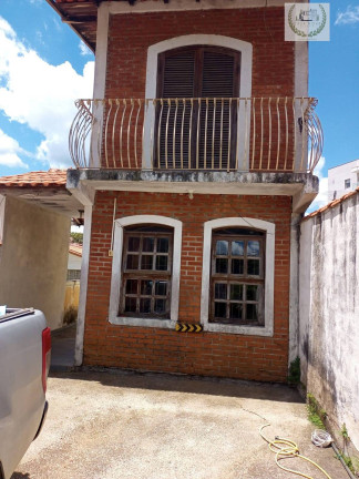 Casa à Venda,  em São Roque