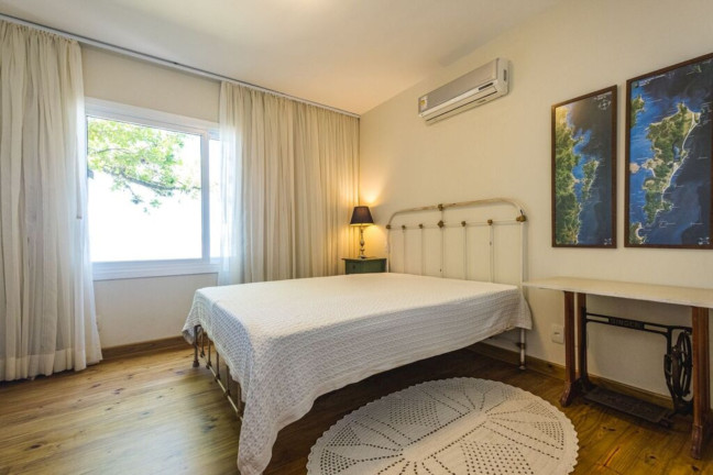 Imagem Imóvel com 3 Quartos à Venda, 137 m² em Cacupé - Florianópolis Imagem Imóvel com 3 Quartos à Venda, 137 m² em Cacupé - Florianópolis