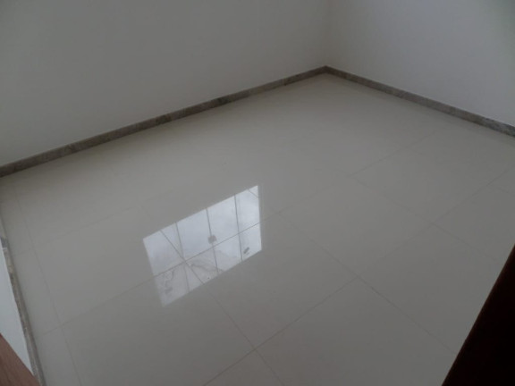 Imagem Casa com 2 Quartos à Venda, 150 m²