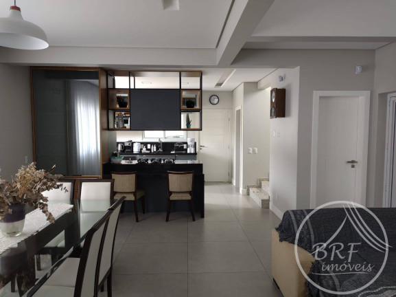 Imagem Casa com 3 Quartos à Venda, 327 m² em Estreito - Florianópolis