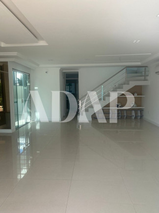 Imagem Casa com 3 Quartos à Venda, 200 m² em Recreio Dos Bandeirantes - Rio De Janeiro