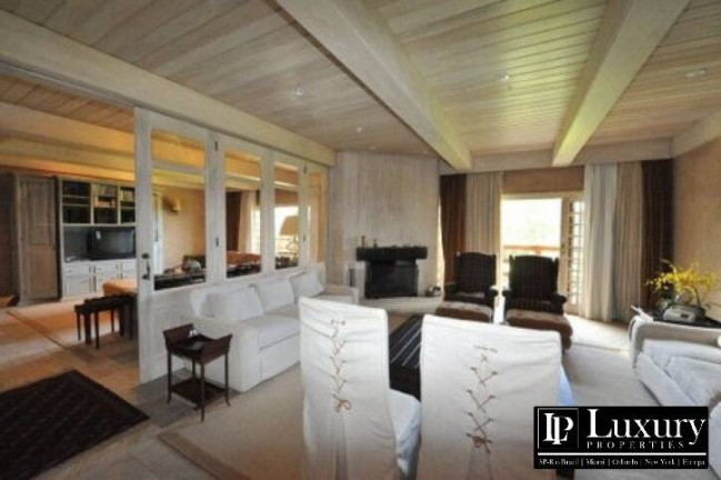 Imagem Casa com 6 Quartos à Venda, 400 m² em Capivari - Campos Do Jordão Imagem Casa com 6 Quartos à Venda, 400 m² em Capivari - Campos Do Jordão