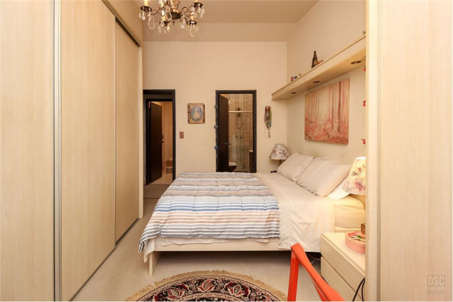 Imagem Casa com 3 Quartos à Venda, 252 m² em Boa Vista - Porto Alegre Imagem Casa com 3 Quartos à Venda, 252 m² em Boa Vista - Porto Alegre