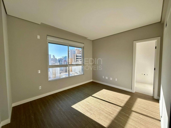 Imagem Apartamento com 4 Quartos à Venda, 144 m² em Centro - Balneário Camboriú Imagem Apartamento com 4 Quartos à Venda, 144 m² em Centro - Balneário Camboriú