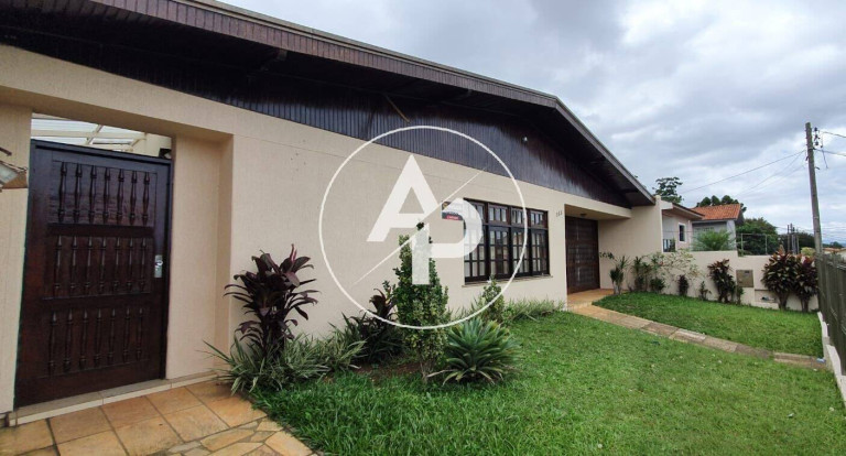Casa com 3 Quartos à Venda, 270 m² em Uvaranas - Ponta Grossa