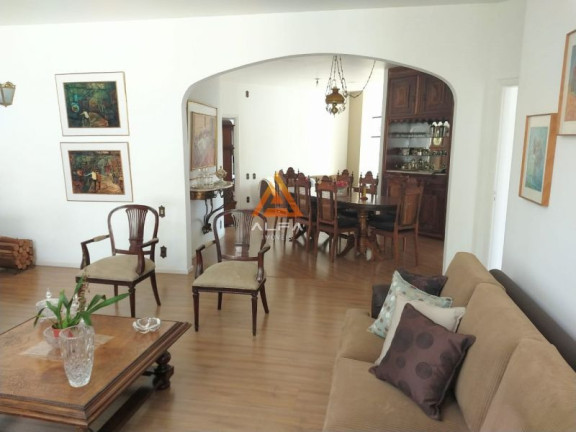 Imagem Casa com 4 Quartos à Venda, 378 m² Imagem Casa com 4 Quartos à Venda, 378 m²