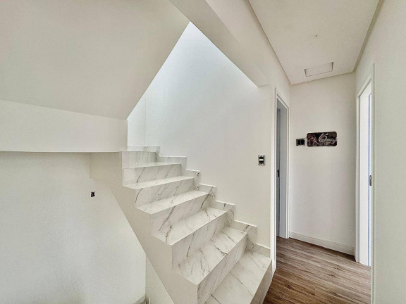 Imagem Sobrado com 4 Quartos à Venda, 248 m² em Tropical Iii - Cascavel