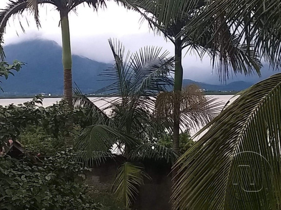 Imagem Casa com 4 Quartos à Venda, 300 m² em Ponta De Baixo - São José