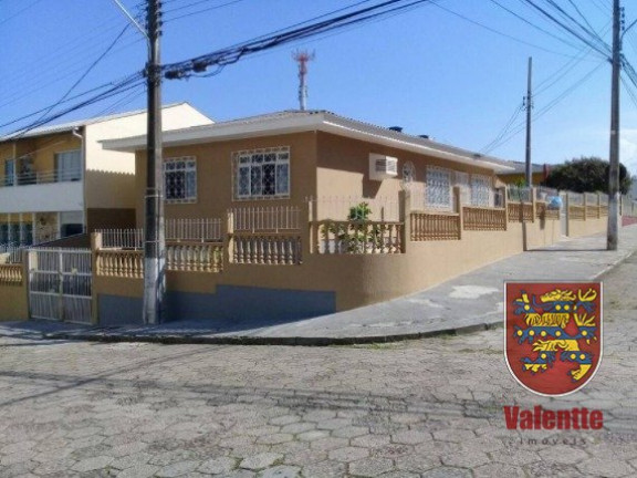 Casa com 3 Quartos à Venda,  em Ipiranga - São José