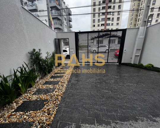 Imagem Casa com 3 Quartos à Venda, 150 m² em América - Joinville Imagem Casa com 3 Quartos à Venda, 150 m² em América - Joinville