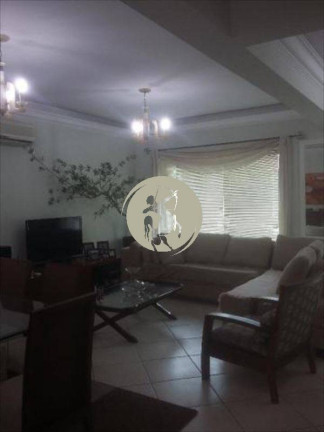 Imagem Casa com 4 Quartos à Venda, 245 m² em Embare - Santos Imagem Casa com 4 Quartos à Venda, 245 m² em Embare - Santos