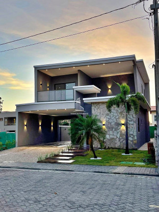Casa com 4 Quartos à Venda, 200 m² em Urucunema - Eusébio