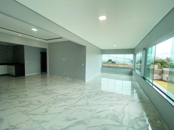 Casa com 3 Quartos à Venda, 220 m² em Arniqueiras - Brasilia