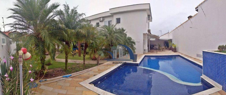 Casa com 4 Quartos à Venda, 300 m² em Jardim Imperador - Peruíbe