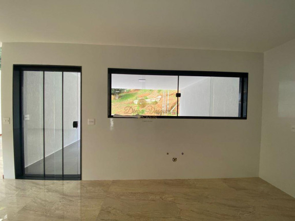 Imagem Casa com 3 Quartos à Venda, 300 m² em Albuquerque - Teresópolis Imagem Casa com 3 Quartos à Venda, 300 m² em Albuquerque - Teresópolis