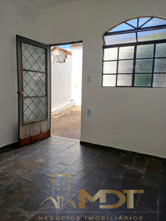 Imagem Casa com 3 Quartos à Venda, 120 m² em Copacabana - Belo Horizonte Imagem Casa com 3 Quartos à Venda, 120 m² em Copacabana - Belo Horizonte