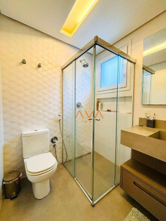 Imagem Casa com 3 Quartos à Venda, 413 m² em Jurerê Internacional - Florianópolis Imagem Casa com 3 Quartos à Venda, 413 m² em Jurerê Internacional - Florianópolis