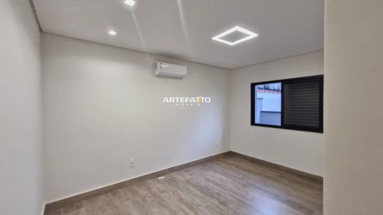 Imagem Casa com 3 Quartos à Venda, 238 m² Imagem Casa com 3 Quartos à Venda, 238 m²