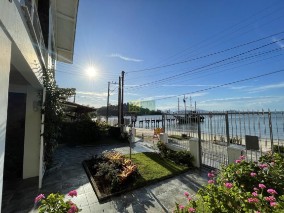 Imagem Casa com 4 Quartos para Alugar ou Temporada, 70 m² em Centro - Porto Belo Imagem Casa com 4 Quartos para Alugar ou Temporada, 70 m² em Centro - Porto Belo