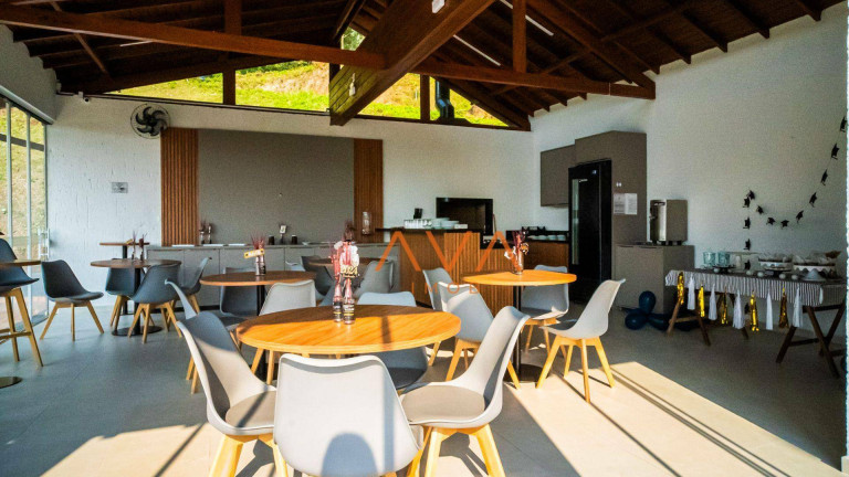 Imagem Casa com 4 Quartos à Venda, 235 m² em Cachoeira Do Bom Jesus - Florianópolis Imagem Casa com 4 Quartos à Venda, 235 m² em Cachoeira Do Bom Jesus - Florianópolis