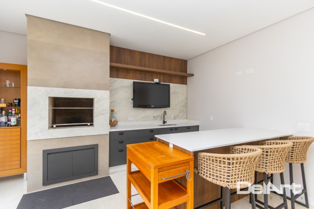 Imagem Casa com 3 Quartos à Venda, 398 m² em Uberaba - Curitiba Imagem Casa com 3 Quartos à Venda, 398 m² em Uberaba - Curitiba