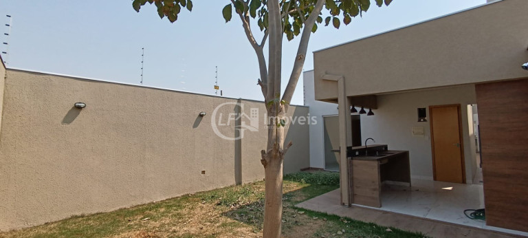 Imagem Casa com 3 Quartos à Venda, 240 m² em Santo Antônio - Campo Grande Imagem Casa com 3 Quartos à Venda, 240 m² em Santo Antônio - Campo Grande