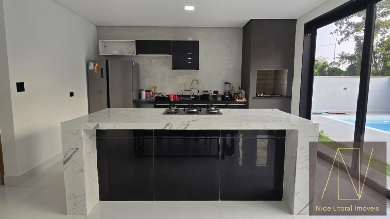Imagem Sobrado com 4 Quartos à Venda, 300 m² em Massaguaçu - Caraguatatuba Imagem Sobrado com 4 Quartos à Venda, 300 m² em Massaguaçu - Caraguatatuba