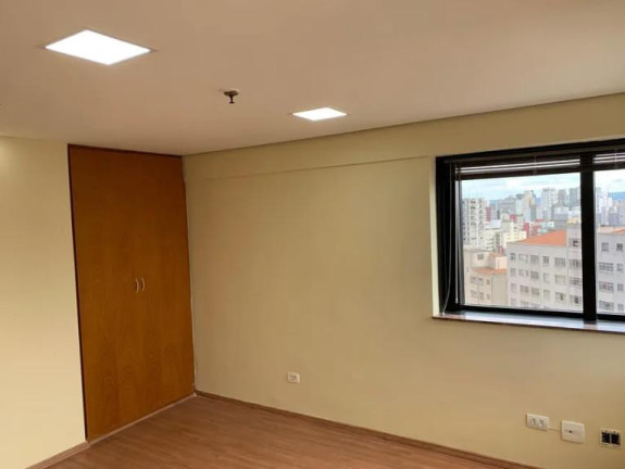 Sala Comercial à Venda, 68 m² em Aclimação - São Paulo
