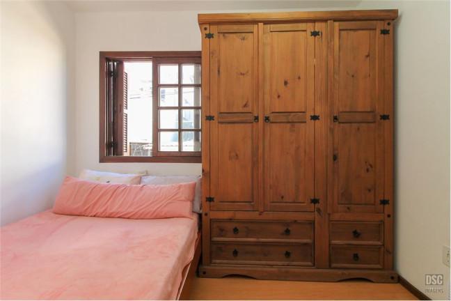 Imagem Casa com 3 Quartos à Venda, em Vila Nova - Porto Alegre Imagem Casa com 3 Quartos à Venda, em Vila Nova - Porto Alegre