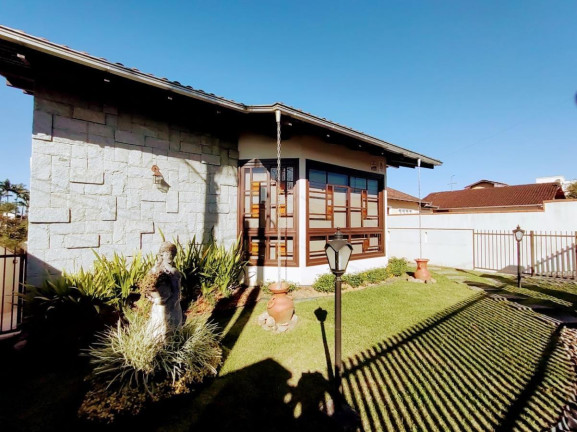 Imagem Casa com 5 Quartos à Venda, 411 m² em Floresta - Joinville