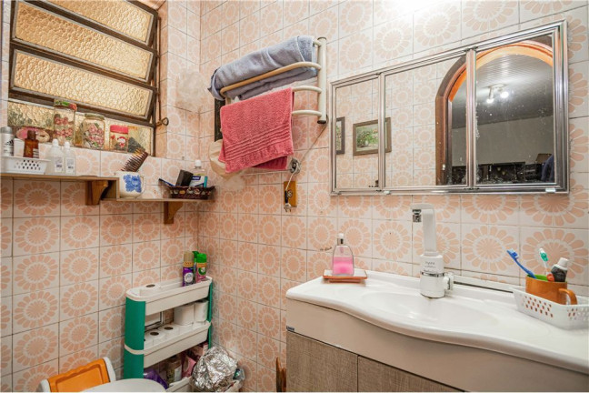 Imagem Casa com 5 Quartos à Venda, em Petrópolis - Porto Alegre Imagem Casa com 5 Quartos à Venda, em Petrópolis - Porto Alegre