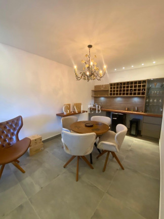 Imagem Casa com 3 Quartos à Venda, 361 m² em Clube Da Montanha - Atibaia Imagem Casa com 3 Quartos à Venda, 361 m² em Clube Da Montanha - Atibaia