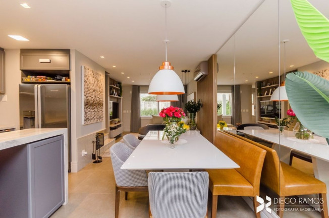 Imagem Casa com 2 Quartos à Venda, 120 m² em Vila Nova - Porto Alegre Imagem Casa com 2 Quartos à Venda, 120 m² em Vila Nova - Porto Alegre