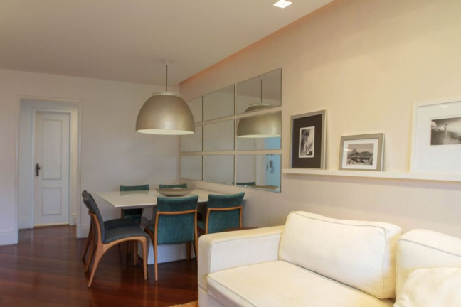 Imagem Imóvel com 3 Quartos à Venda, em Tijuca - Rio De Janeiro Imagem Imóvel com 3 Quartos à Venda, em Tijuca - Rio De Janeiro