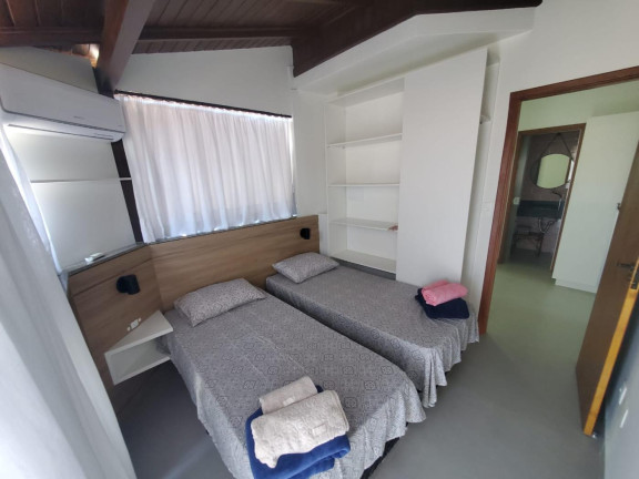 Imagem Sobrado com 4 Quartos para Alugar, 160 m² em Cachoeira Do Bom Jesus - Florianópolis