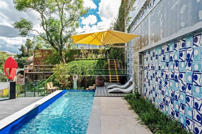 Imagem Casa com 3 Quartos à Venda, 363 m² em Santo Inácio - Curitiba Imagem Casa com 3 Quartos à Venda, 363 m² em Santo Inácio - Curitiba