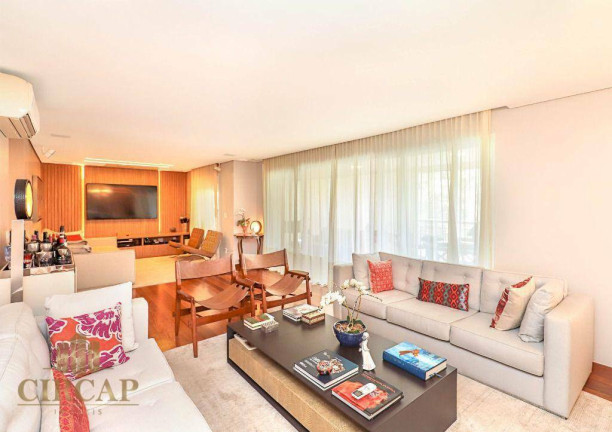 Apartamento com 3 Quartos à Venda, 226 m² em Vila Nova Conceição - São Paulo