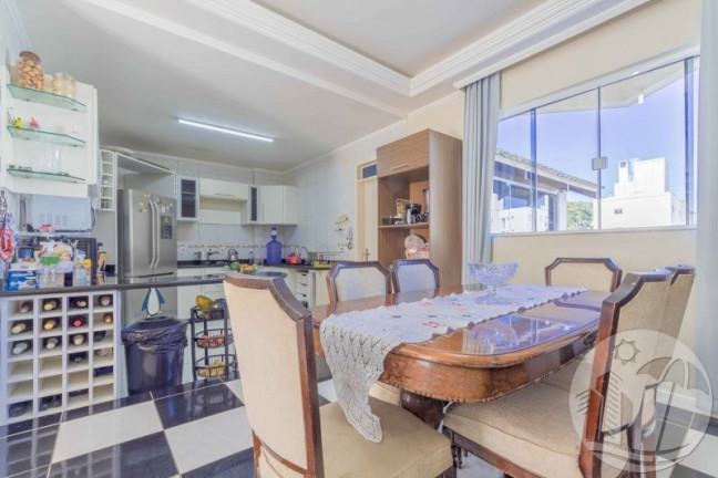 Imagem Casa com 5 Quartos à Venda, 259 m² em Ariribá - Balneário Camboriú Imagem Casa com 5 Quartos à Venda, 259 m² em Ariribá - Balneário Camboriú