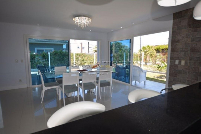 Imagem Casa com 6 Quartos à Venda, 372 m² em Condominio Quintas Do Lago - Xangri-lá Imagem Casa com 6 Quartos à Venda, 372 m² em Condominio Quintas Do Lago - Xangri-lá