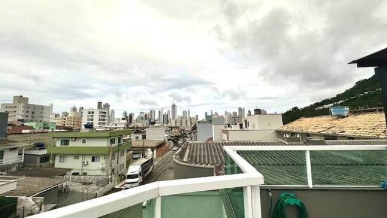 Imagem Casa com 3 Quartos à Venda, 400 m² em Nações - Balneário Camboriú