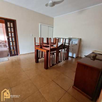 Imagem Casa com 4 Quartos à Venda, 250 m² em Centro - Taubaté Imagem Casa com 4 Quartos à Venda, 250 m² em Centro - Taubaté