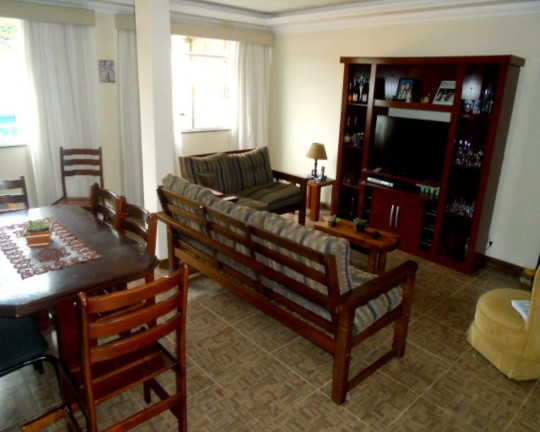 Imagem Imóvel com 3 Quartos à Venda, 144 m² em São Pedro - Teresópolis Imagem Imóvel com 3 Quartos à Venda, 144 m² em São Pedro - Teresópolis