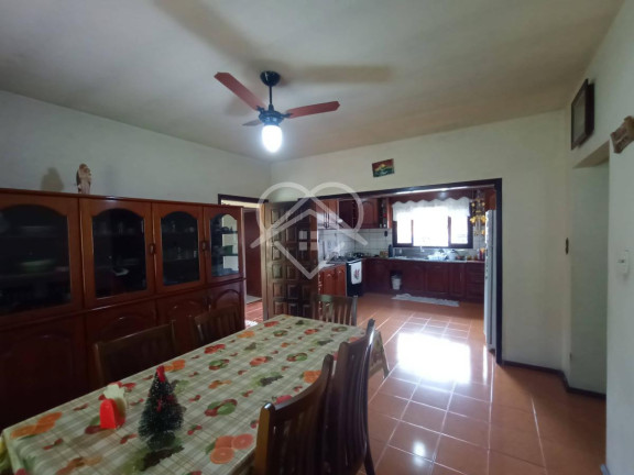 Imagem Casa com 5 Quartos à Venda, 220 m² Imagem Casa com 5 Quartos à Venda, 220 m²